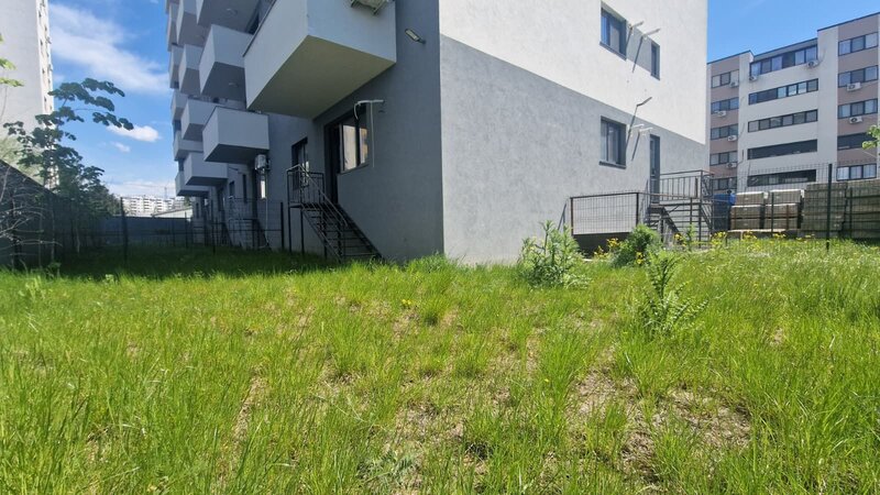 Metrou Pacii, 2 camere cu gradina de 150 mp,  comision 0%.