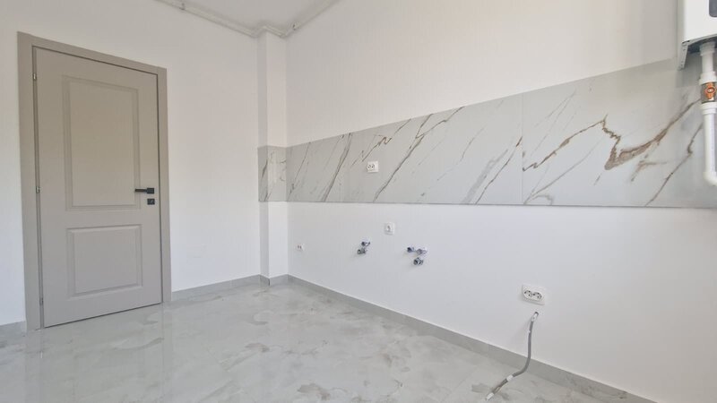 Metrou Pacii, 2 camere cu gradina de 150 mp,  comision 0%.