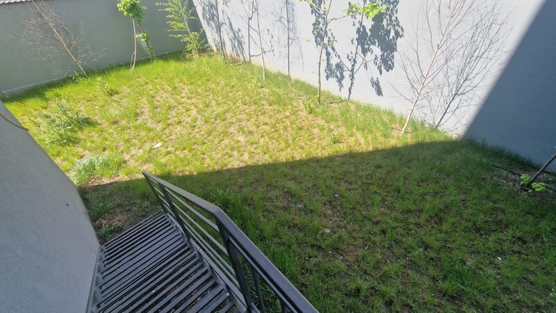 Metrou Pacii, 2 camere cu gradina de 150 mp,  comision 0%.